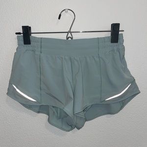 Lululemon hotty hot shorts 2.5